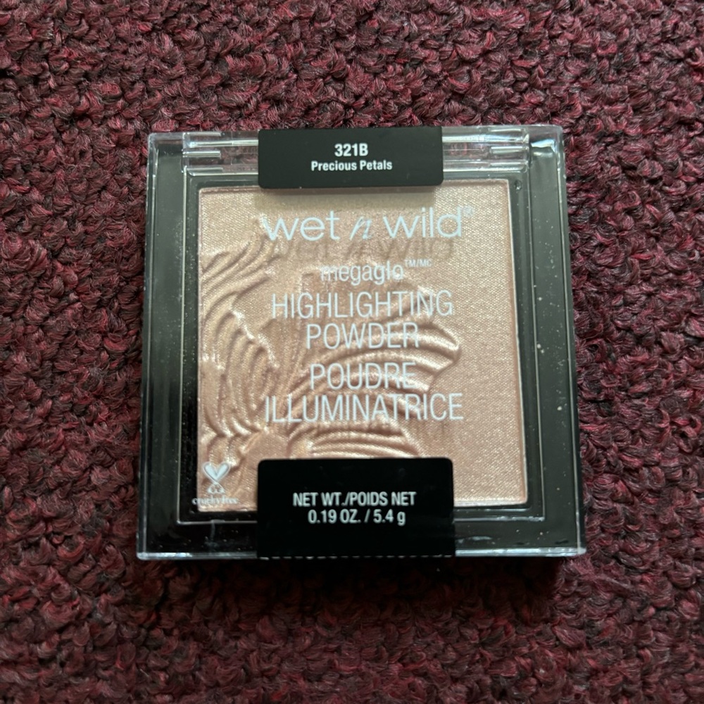 Wet N Wild highlighting powder in precious petals
